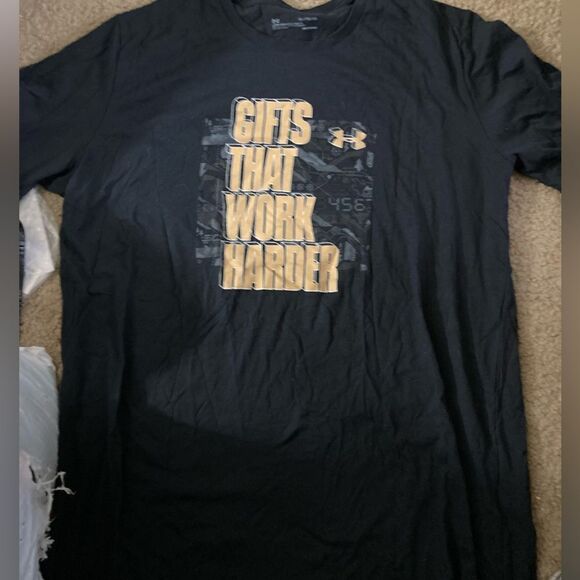 Under Armour Gifts That Work Harder Tshirt - Picture 1 of 3